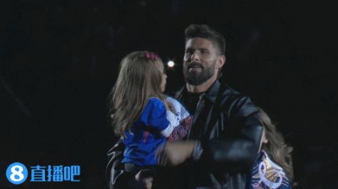 吉鲁含泪发表演讲:你们知道我对法国队有多么的热爱